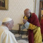 A Palavra do Papa: o ardente desejo da humanidade, a intercessão pela paz e os idosos que são sabedoria