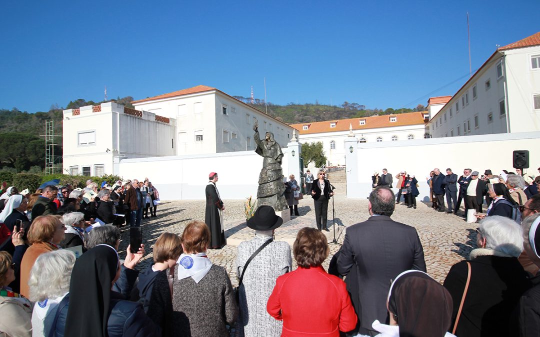 Apresentação de Maria: Festa de Santa Maria Rivier marcada pela inauguração da estátua dedicada à fundadora