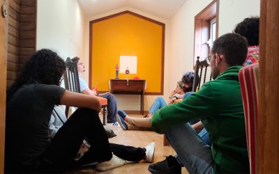 Departamento da Juventude Une-se em Oração Pela Paz Junto da Relíquia do Beato Carlo Acutis