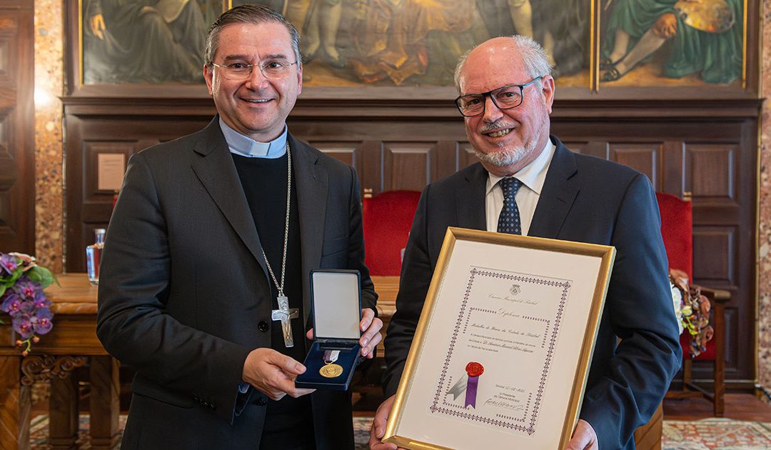 D. Américo Aguiar recebe Medalha da Cidade de Setúbal, Classe Paz e Liberdade