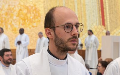 “Nos pobres, Ele ainda tem algo a dizer-nos”