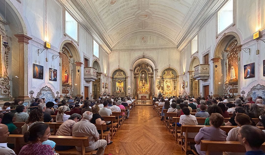 «Valemos nada mais, nada menos que Deus»: Cardeal Américo Aguiar visita o Monte de Caparica